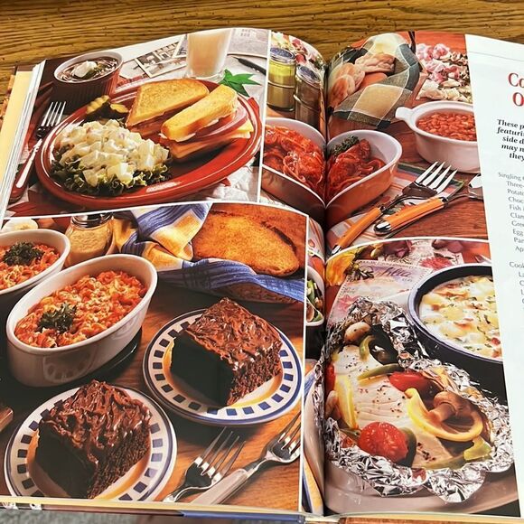 1998 Taste of Home Annual Recipes, 322 page cookbook - Picture 4 of 4